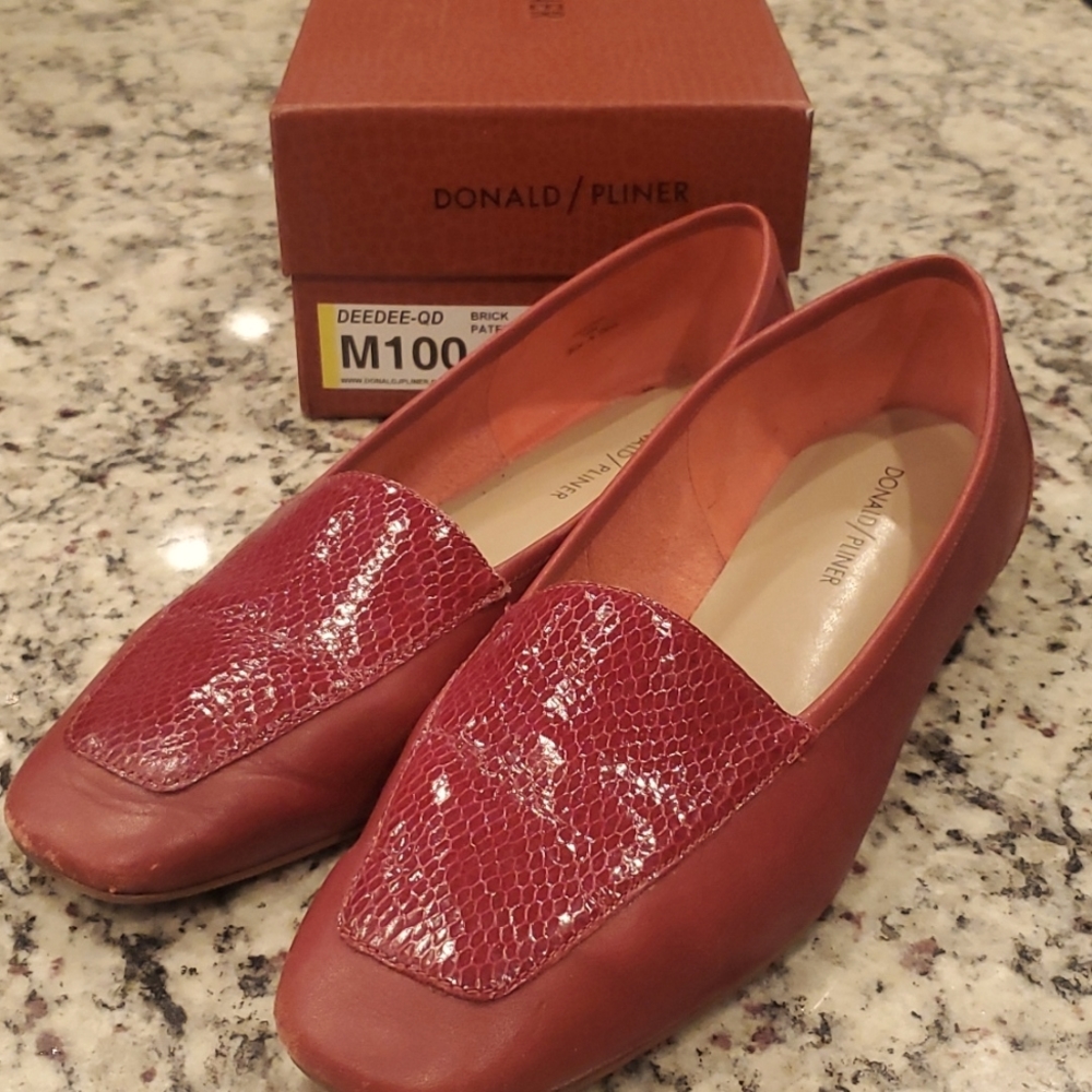 Donald Pliner red snake skin amd leather flats sz 10